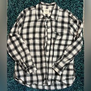 American Eagle Black and White Boyfriend Fit Flannel Size Large